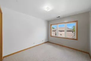 5940 W 87th St, Burbank, IL 60459 - Photo 10