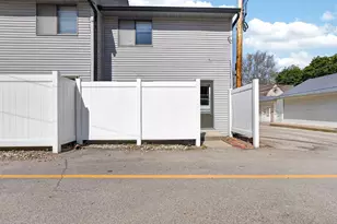 1108 E Jefferson St, Bloomington, IL 61701 - Photo 24