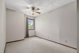 1108 E Jefferson St, Bloomington, IL 61701 - Photo 18