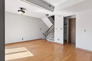1108 E Jefferson St, Bloomington, IL 61701 - Photo 6