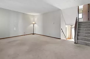 1108 E Jefferson St, Bloomington, IL 61701 - Photo 2