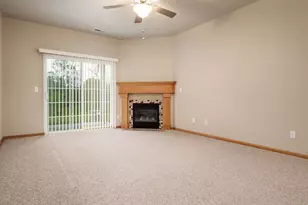 607 Queens Ct, Rockton, IL 61072 - Photo 4