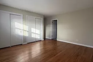 527 W Eastman St, Arlington Heights, IL 60005 - Photo 2