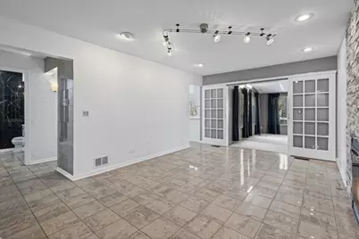 1100 Hidden Lake Drive, Buffalo Grove, IL 60089 - Photo 14