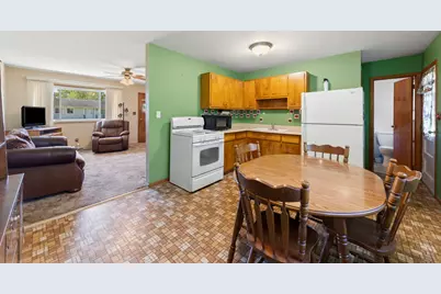 303 E Edgelawn Drive, Plano, IL 60545 - Photo 6