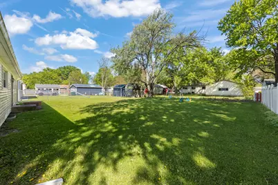 303 E Edgelawn Drive, Plano, IL 60545 - Photo 16