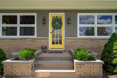 405 N Franklin Street, Roanoke, IL 61561 - Photo 2