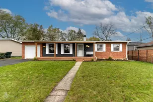 410 E North Shore Dr, Mundelein, IL 60060 - Photo 1