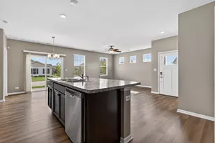 1021 Crestview Ln, Pingree Grove, IL 60140 - Photo 10