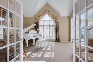 6714 Sweetbriar Ln, Darien, IL 60561 - Photo 8