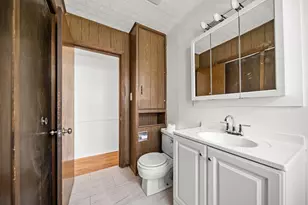 10441 S Ave H Ave, Chicago, IL 60617 - Photo 14