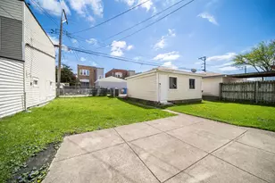10441 S Ave H Ave, Chicago, IL 60617 - Photo 34