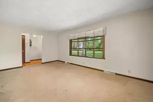 12725 Ellen Dr, Genoa, IL 60135 - Photo 12