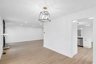 944 Richmond Ct, Elk Grove Village, IL 60007 - Photo 14