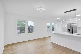 944 Richmond Ct, Elk Grove Village, IL 60007 - Photo 16