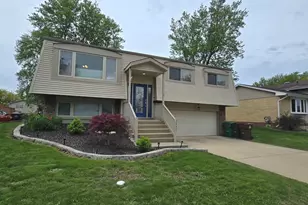 7447 160th Pl, Tinley Park, IL 60477 - Photo 2