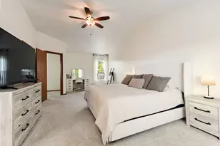 906 Oak Ridge Dr, Streamwood, IL 60107 - Photo 16