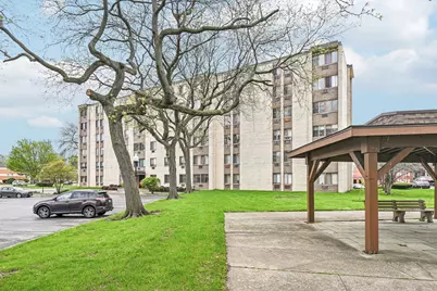 9740 S Pulaski Road #306, Oak Lawn, IL 60453 - Photo 2