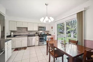 51 Chelsea Ln, Cary, IL 60013 - Photo 6