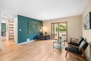 591 Roosevelt Ct, Grayslake, IL 60030 - Photo 10