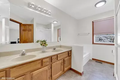 103 N Sterling Heights Road, Vernon Hills, IL 60061 - Photo 24