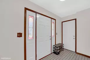103 N Sterling Heights Rd, Vernon Hills, IL 60061 - Photo 18