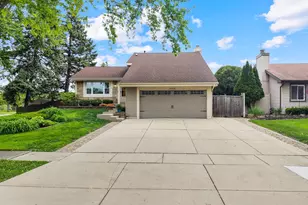 14305 S Pebble Creek Dr, Homer Glen, IL 60491 - Photo 2
