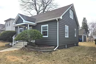1738 Seymour Ave, North Chicago, IL 60064 - Photo 4
