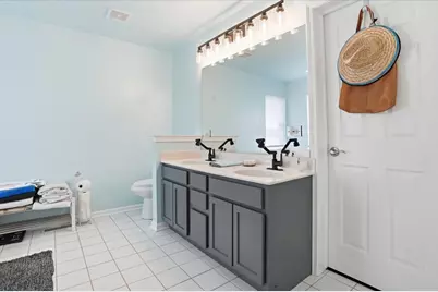 1062 Mount Vernon Drive, Grayslake, IL 60030 - Photo 16