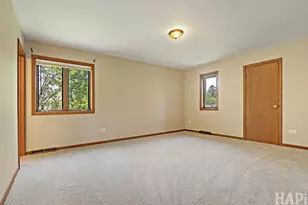 840 Queens Ln, Glenview, IL 60025 - Photo 18