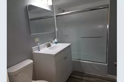 634 W Ridgeland Avenue, Waukegan, IL 60085 - Photo 8