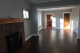 634 W Ridgeland Ave, Waukegan, IL 60085 - Photo 2
