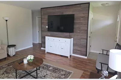651 W Wrightwood Avenue, Addison, IL 60101 - Photo 2