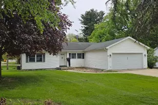 409 Barbara St, Mount Morris, IL 61054 - Photo 1