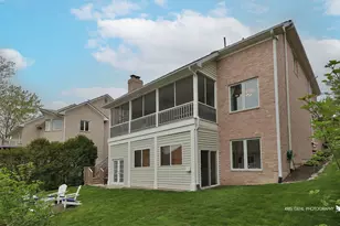 21827 W Riviera Ct, Mundelein, IL 60060 - Photo 28