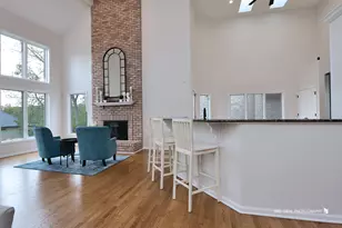 21827 W Riviera Ct, Mundelein, IL 60060 - Photo 6