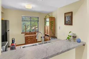 2108 Sunview Dr, Champaign, IL 61821 - Photo 8