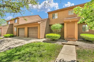 2108 Sunview Dr, Champaign, IL 61821 - Photo 2