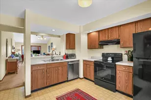 2108 Sunview Dr, Champaign, IL 61821 - Photo 16