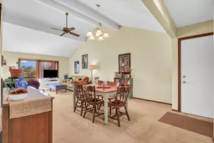 2108 Sunview Dr, Champaign, IL 61821 - Photo 6