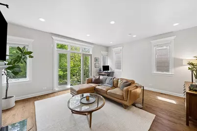 3728 N Kenmore Avenue #2, Chicago, IL 60613 - Photo 4