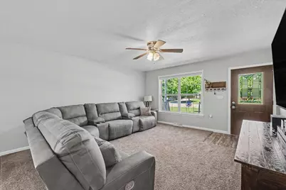 320 E Bogardus Street, Paxton, IL 60957 - Photo 4
