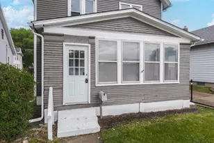 609 E Water St, Pontiac, IL 61764 - Photo 6