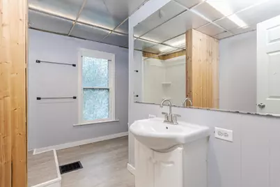 609 E Water Street, Pontiac, IL 61764 - Photo 22