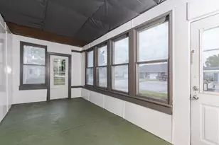 609 E Water St, Pontiac, IL 61764 - Photo 28
