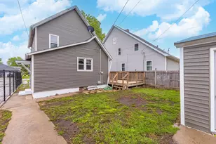 609 E Water St, Pontiac, IL 61764 - Photo 32