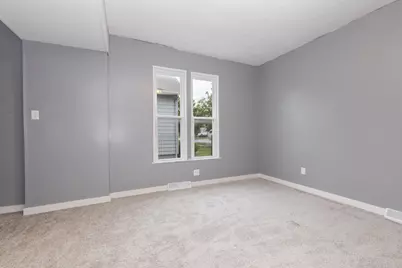 609 E Water Street, Pontiac, IL 61764 - Photo 12