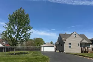526 Clover Ln, Round Lake Beach, IL 60073 - Photo 2