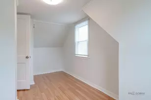 526 Clover Ln, Round Lake Beach, IL 60073 - Photo 16