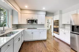 858 Woodbine Ln, Northbrook, IL 60062 - Photo 8